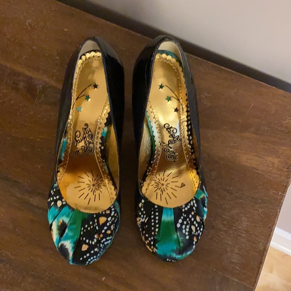 Naughty Monkey Split Personality heels size 8.5 - Picture 4 of 6